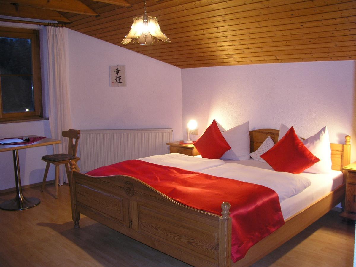 Ferienwohnungen Pension Sonnblick Krumbach  Bagian luar foto